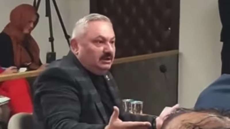 ÖNCE MALTEPE’NİN SORUNLARINI ÇÖZÜN