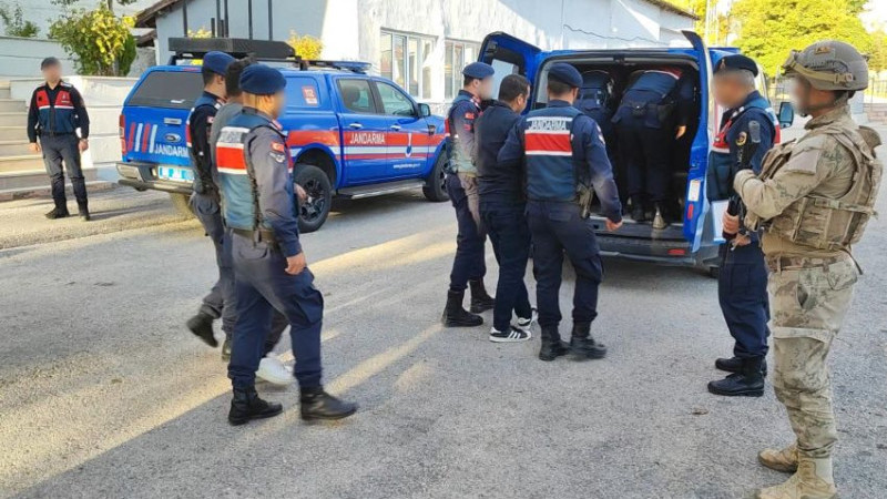 Jandarma’dan 11 ilde operasyon