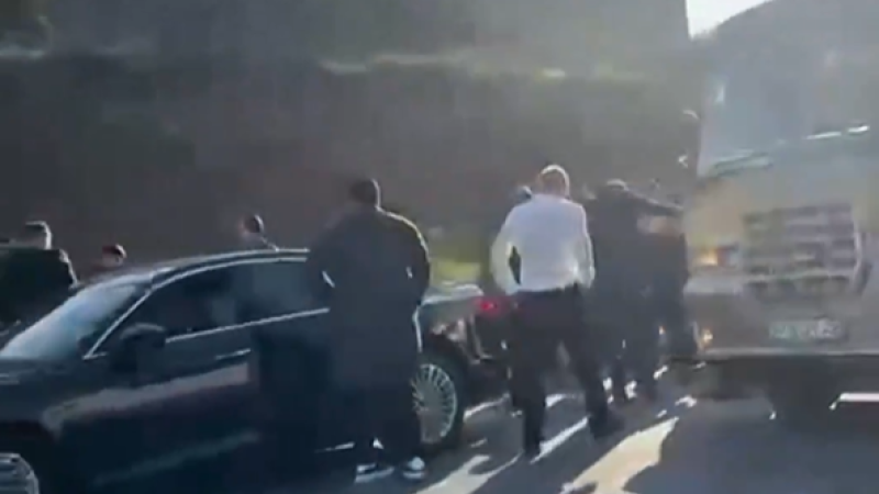 MALTEPE’DE DÜĞÜN KONVOYU TRAFİĞİ FELÇ ETTİ