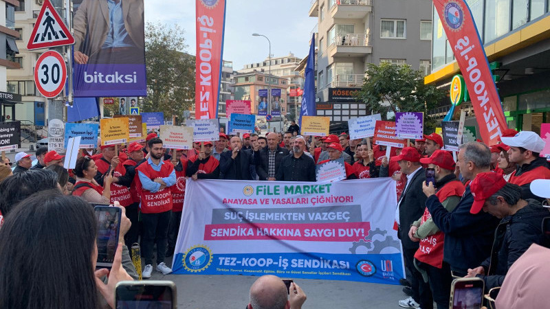 File Market’te ‘sendikalı işçiyi çıkardın’ protestosu