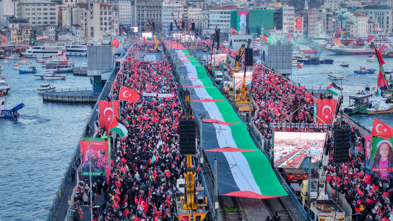 FİLİSTİN İÇİN YÜZ BİNLER BULUŞTU