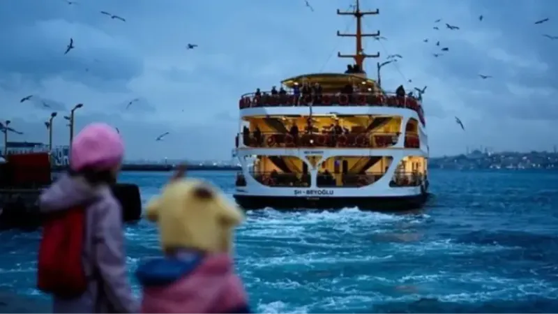 Deniz ulaşımına olumsuz hava engeli 