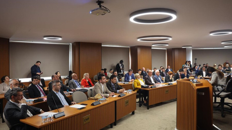 MALTEPE MECLİSİ’NDE KOMİSYON KRİZİ