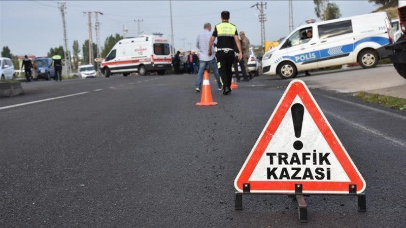 MALTEPE SAHİL YOLUNDA KORKUTAN KAZA