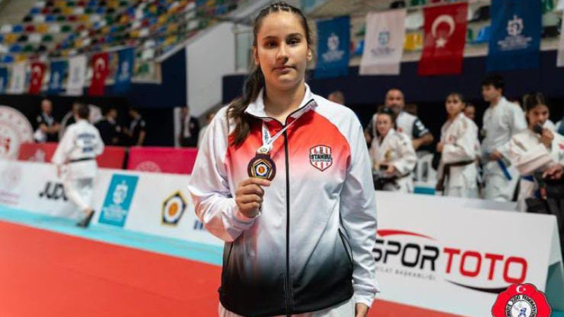 ZEYNEP SAHRA KORKMAZ AVRUPA ÜÇÜNCÜSÜ!