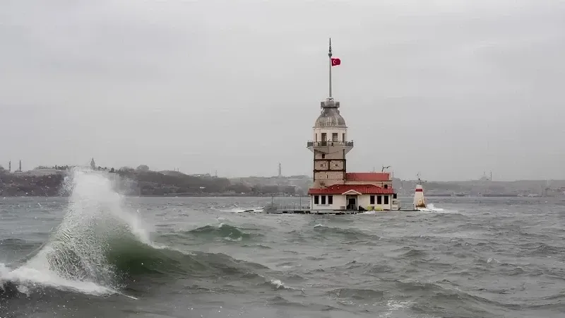 İSTANBUL’A FIRTINA UYARISI