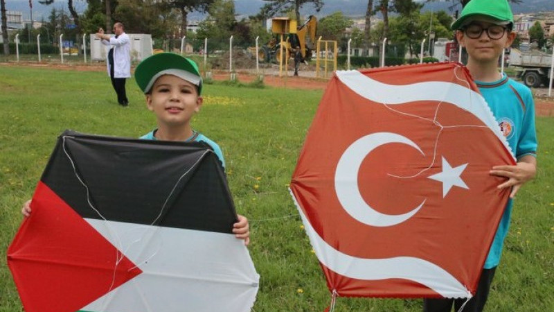 Maltepe’de Gazze için 400 uçurtma uçuruldu