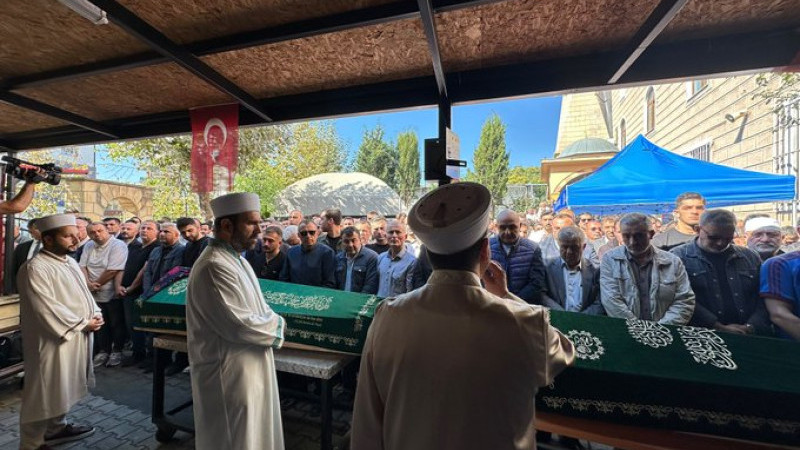 İKİ KARDEŞ EN ACI VEDA